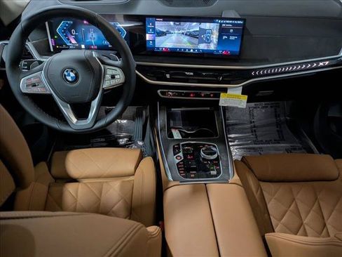Used 2026 BMW X7 xDrive40i AWD/4WD image 16
