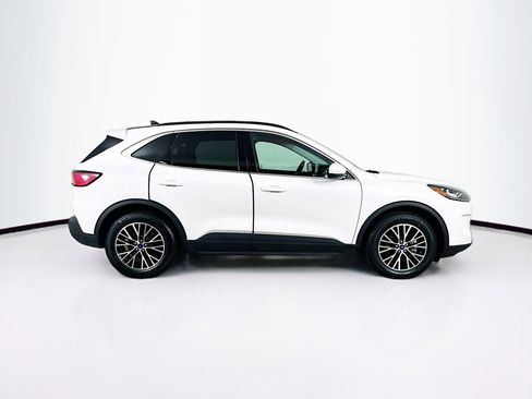 Used 2022 Ford Escape Titanium FWD image 10