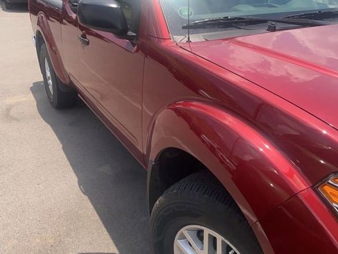 Used 2019 Nissan Frontier SV AWD/4WD image 2