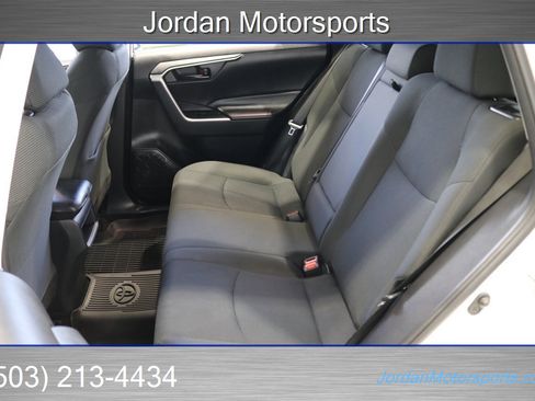 Used 2020 Toyota RAV4 LE image 21