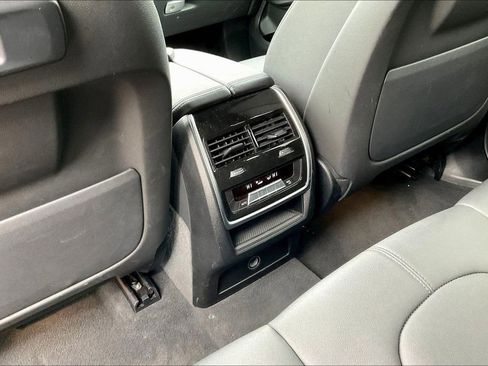 Used 2022 BMW X5 xDrive40i w/ Premium Package image 10