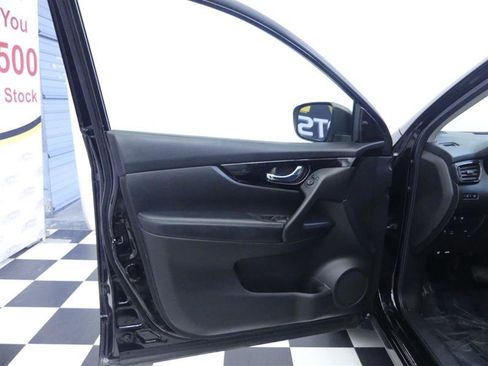 Used 2019 Nissan Rogue Sport SV w/ Technology Package image 24