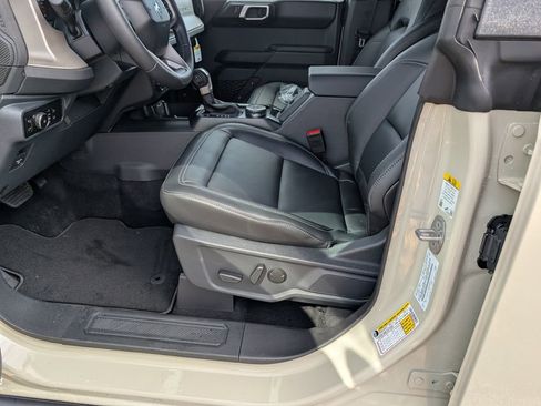 New 2025 Ford Bronco Outer Banks image 9