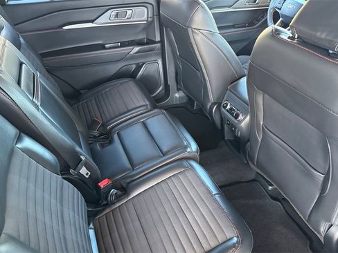Used 2025 Ford Explorer ST-Line image 23