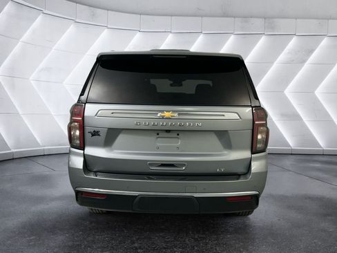 Used 2024 Chevrolet Suburban LT RWD image 5