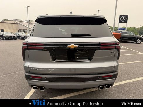 Used 2025 Chevrolet Traverse LT w/ Driver Confidence Package AWD/4WD image 7