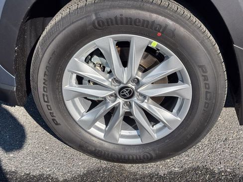 New 2026 Toyota Corolla Cross LE w/ Moonroof Package image 8