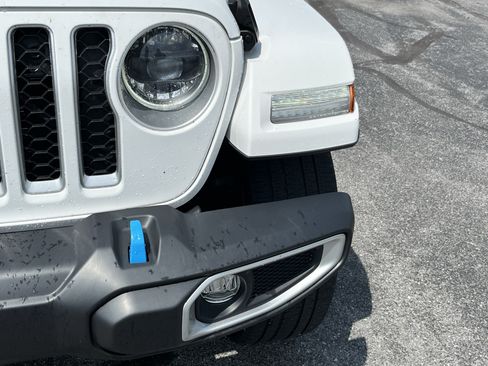 Used 2023 Jeep Wrangler Unlimited Sahara w/ Cold Weather Group AWD/4WD image 10