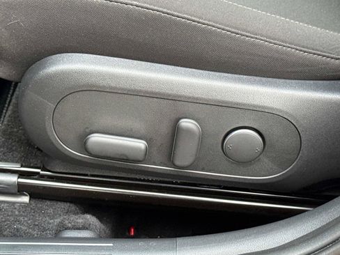 Used 2025 Hyundai Kona SEL image 19