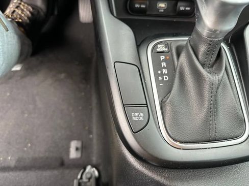 Certified 2025 Kia Soul LX w/ LX Technology Package FWD image 11