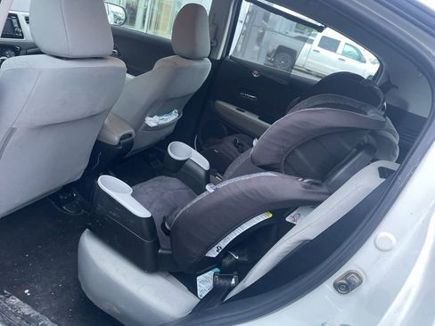 Used 2021 Honda HR-V LX image 18