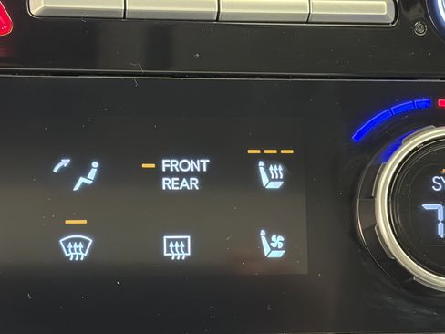 Used 2025 Hyundai Santa Fe Limited image 25