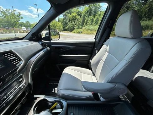 Used 2023 Honda Passport EX-L image 17