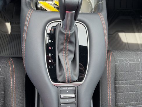 Used 2024 Honda HR-V Sport image 11