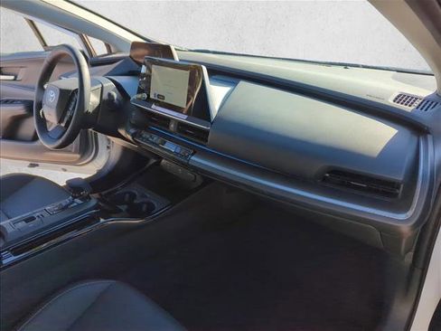 Certified 2025 Toyota Prius XLE image 26