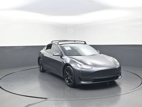 Used 2023 Tesla Model 3 Standard Range RWD image 4