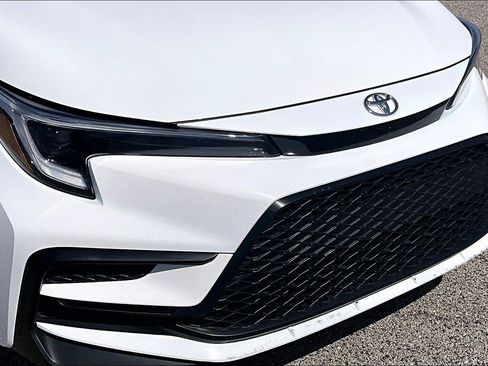 Used 2025 Toyota Corolla SE FWD image 30