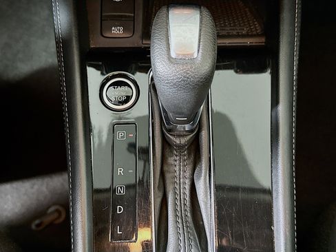 Used 2024 Nissan Kicks SR image 23