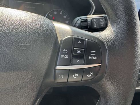 Used 2022 Ford Escape SE image 9