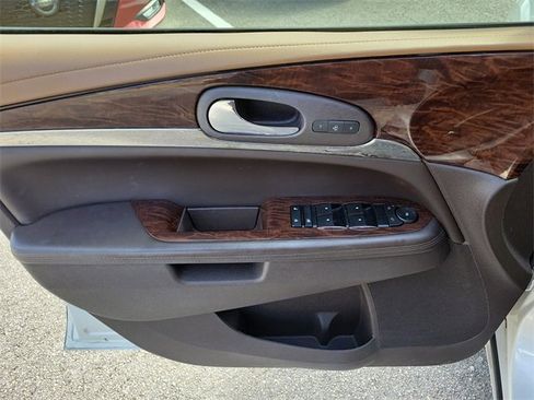 Used 2013 Buick Enclave Leather image 19