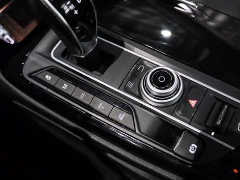 Used 2017 Maserati Levante AWD/4WD image 25