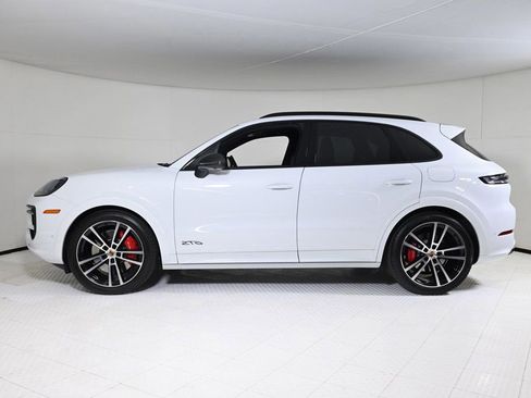 Certified 2025 Porsche Cayenne GTS image 2