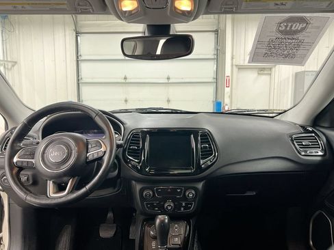 Used 2018 Jeep Compass Limited AWD/4WD image 10