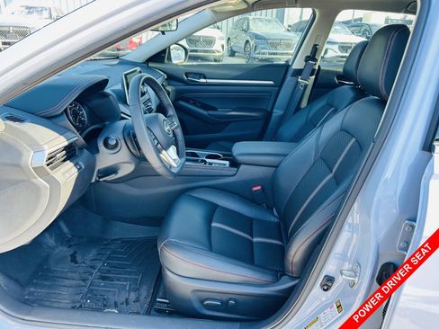 Used 2023 Nissan Altima 2.5 SR image 3
