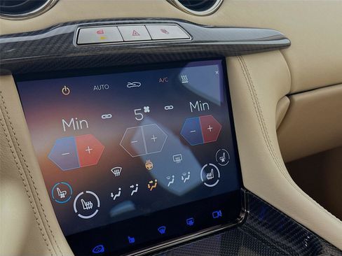 New 2025 Karma Revero Luxury RWD image 13