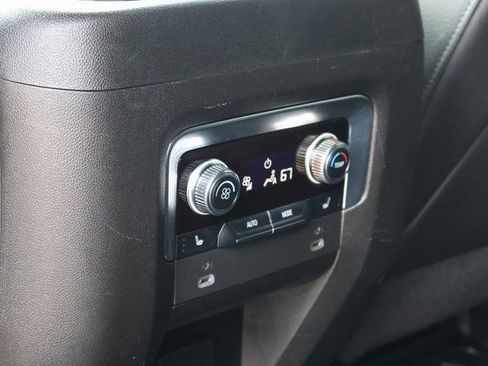 Used 2022 GMC Yukon XL Denali AWD/4WD image 21