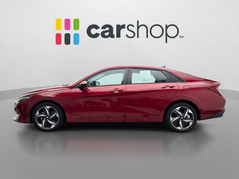 Used 2023 Hyundai Elantra SEL w/ Convenience Package FWD image 2