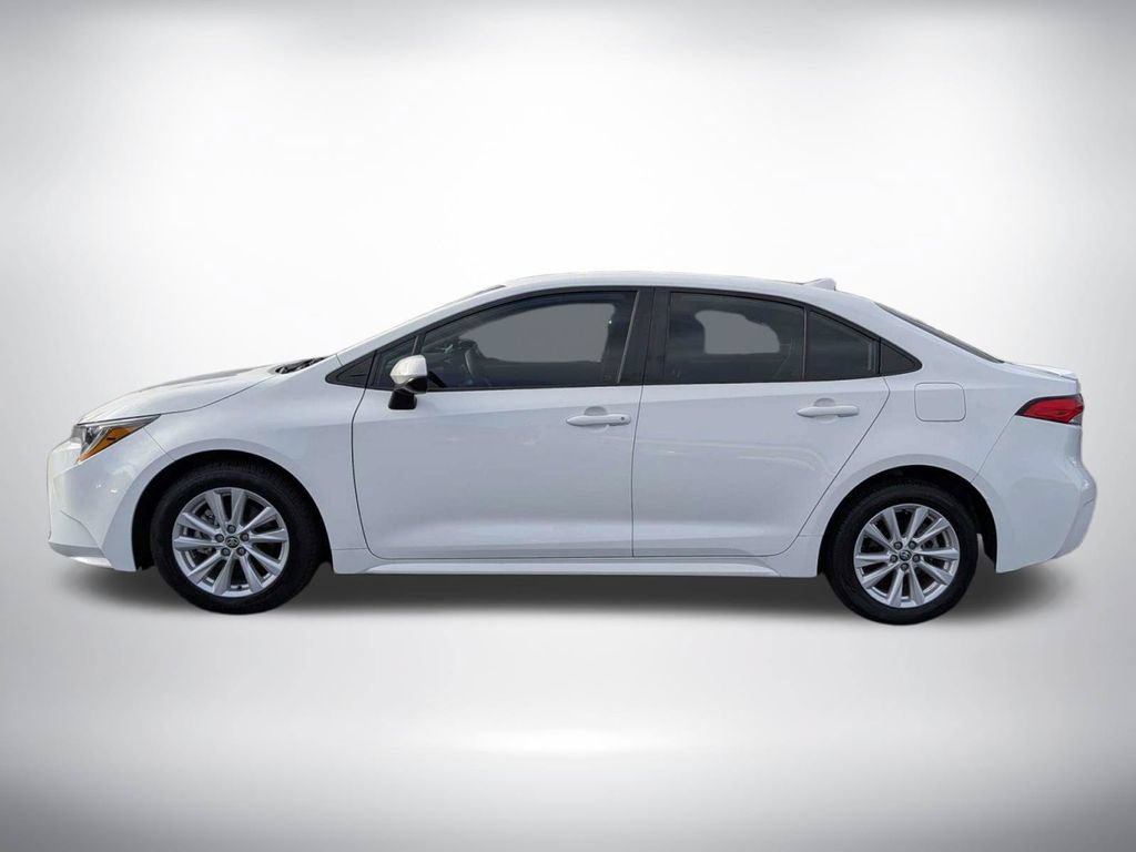 Used 2024 Toyota Corolla LE w/ LE Convenience Package FWD image 7