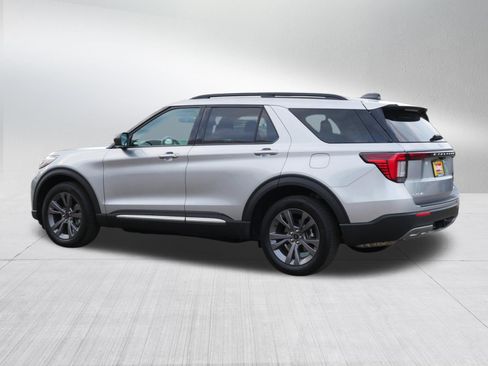 Used 2025 Ford Explorer Active w/ Active Comfort Package AWD/4WD image 5