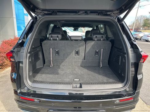 Used 2025 Buick Enclave Sport Touring image 9