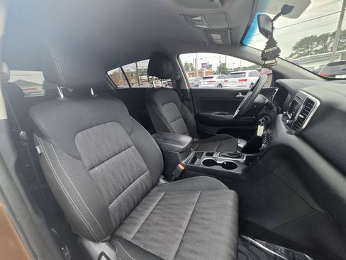 Used 2017 Kia Sportage LX AWD/4WD image 44