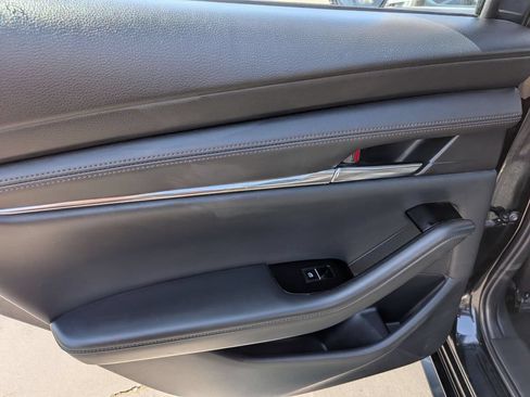 Used 2025 MAZDA MAZDA3 s FWD image 25