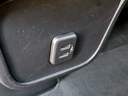 Used 2024 GMC Terrain SLE AWD/4WD image 27