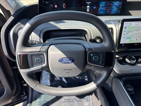 Used 2025 Ford Expedition Max Active RWD image 14