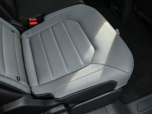 New 2025 Volkswagen Atlas Cross Sport SEL image 38