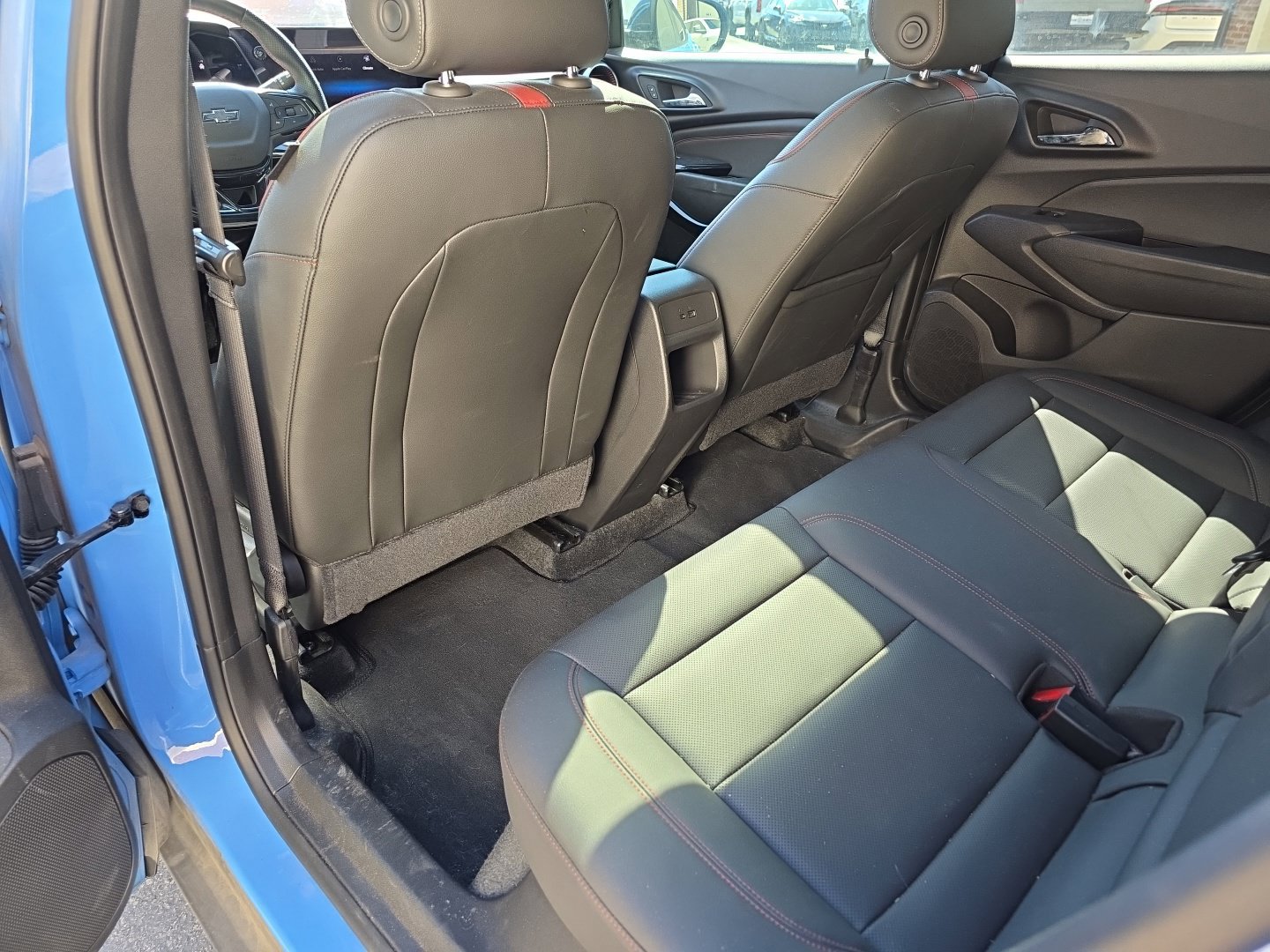 Used 2024 Chevrolet Trax RS w/ Sunroof Package FWD image 20