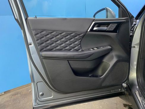 Used 2023 Mitsubishi Outlander SEL image 33