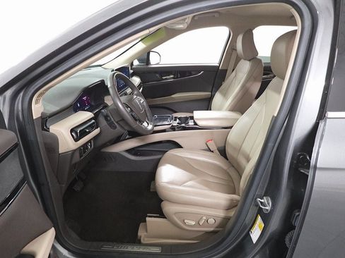 Used 2023 Lincoln Nautilus AWD w/ Premium Package image 10