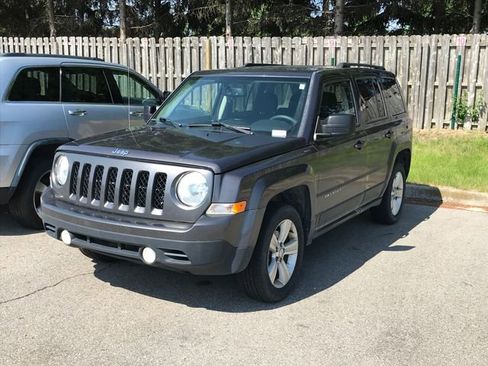 Used 2015 Jeep Patriot Latitude AWD/4WD image 1