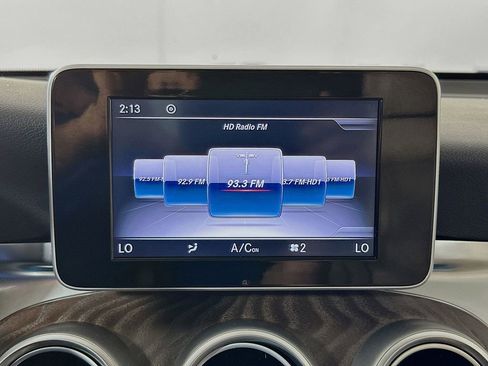 Used 2019 Mercedes-Benz GLC 300 4MATIC image 17