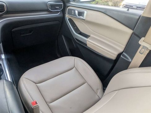 Used 2024 Ford Explorer XLT w/ Equipment Group 202A image 19