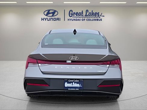 New 2026 Hyundai Elantra Limited FWD image 4