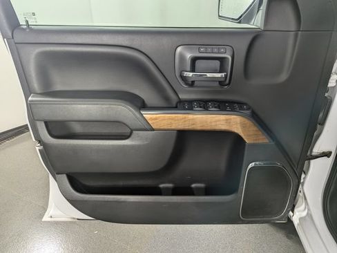 Used 2018 Chevrolet Silverado 1500 LTZ AWD/4WD image 10