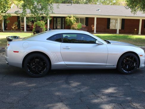 Used 2010 Chevrolet Camaro SS w/ RS Package image 3