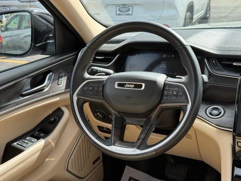 Used 2022 Jeep Grand Cherokee L Limited w/ Luxury Tech Group II AWD/4WD image 12