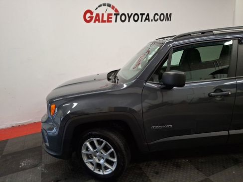 Used 2022 Jeep Renegade Latitude w/ Convenience Group image 5